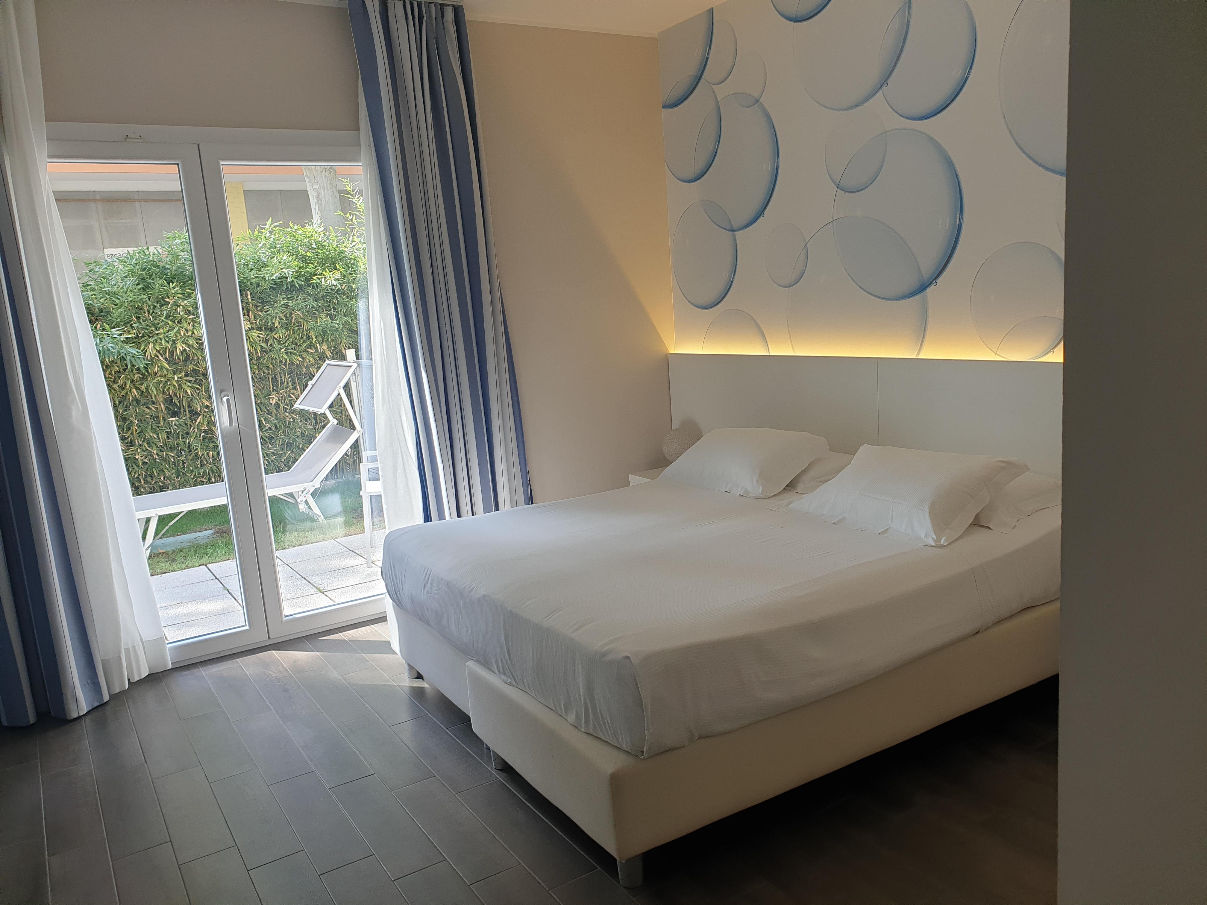 Oxygen Lifestyle Hotel Viserbella di Rimini Ngoại thất bức ảnh